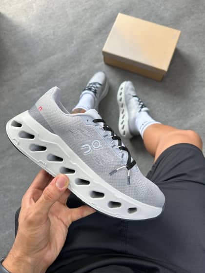 On cloudith masculinos